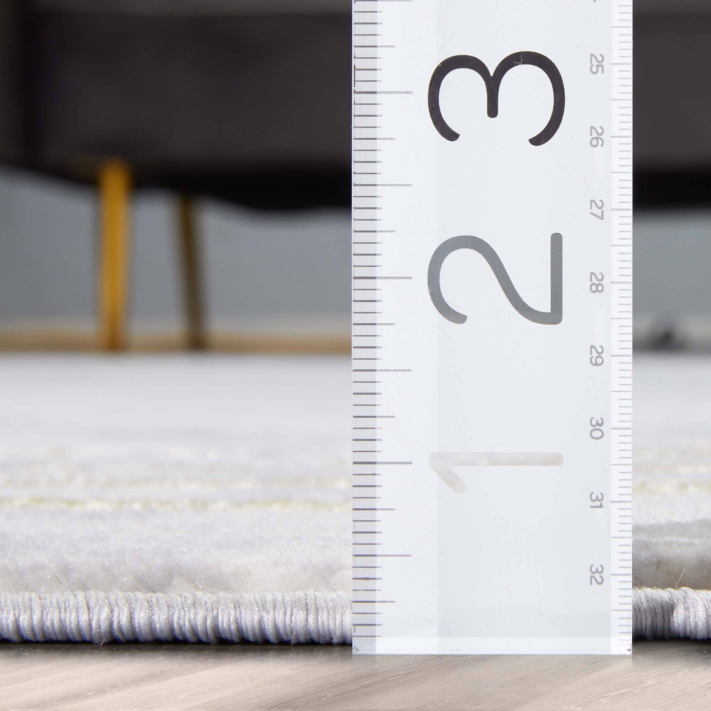 Huntington Retro Marble Border Ivory Glam Rug: 7'10" x 9'10"