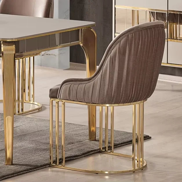 Legendary Elegance Dining Table – A Statement of Sophistication and Luxury